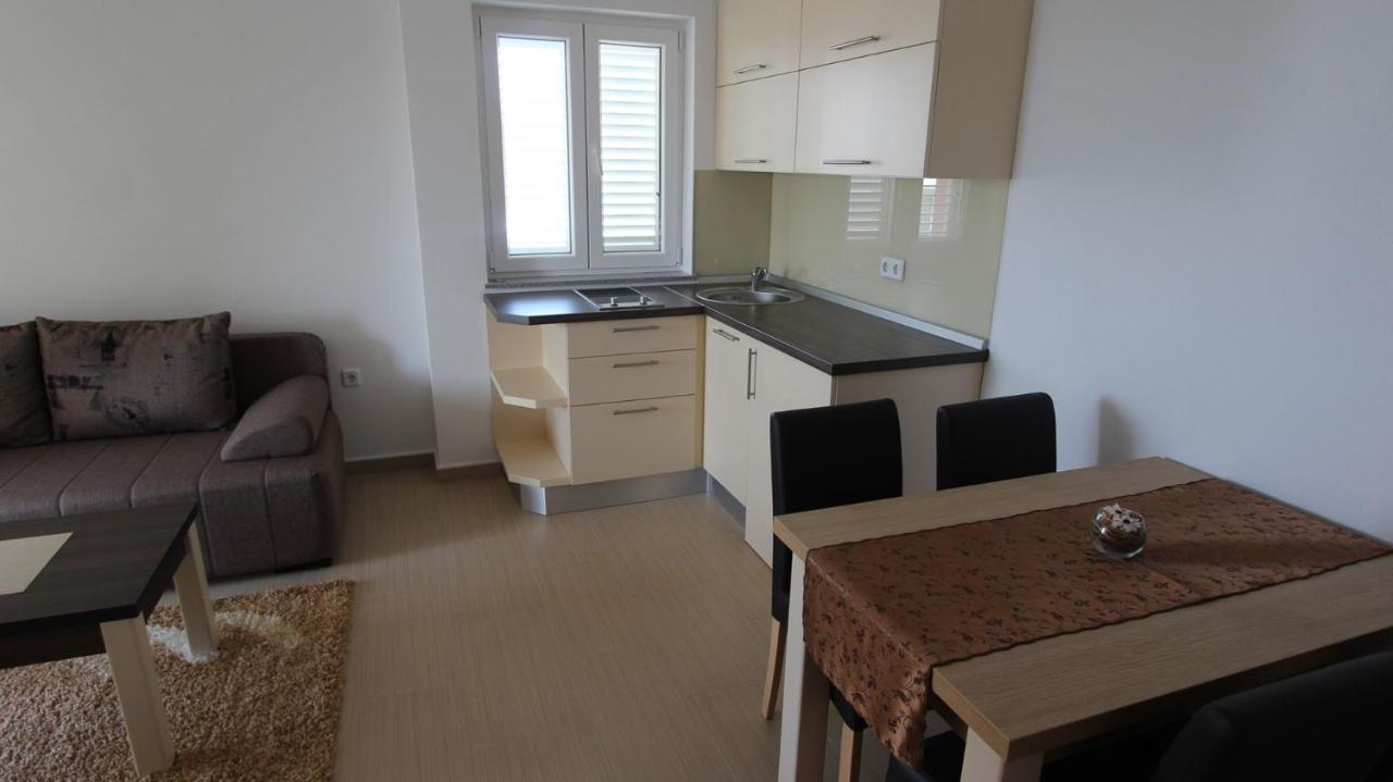 Apartments Jela Sveti Vid-Miholjice Eksteriør bilde