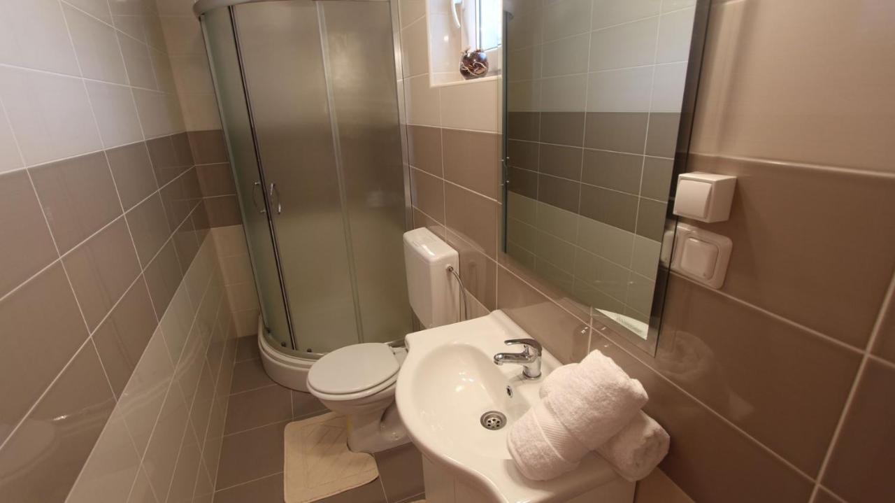 Apartments Jela Sveti Vid-Miholjice Eksteriør bilde