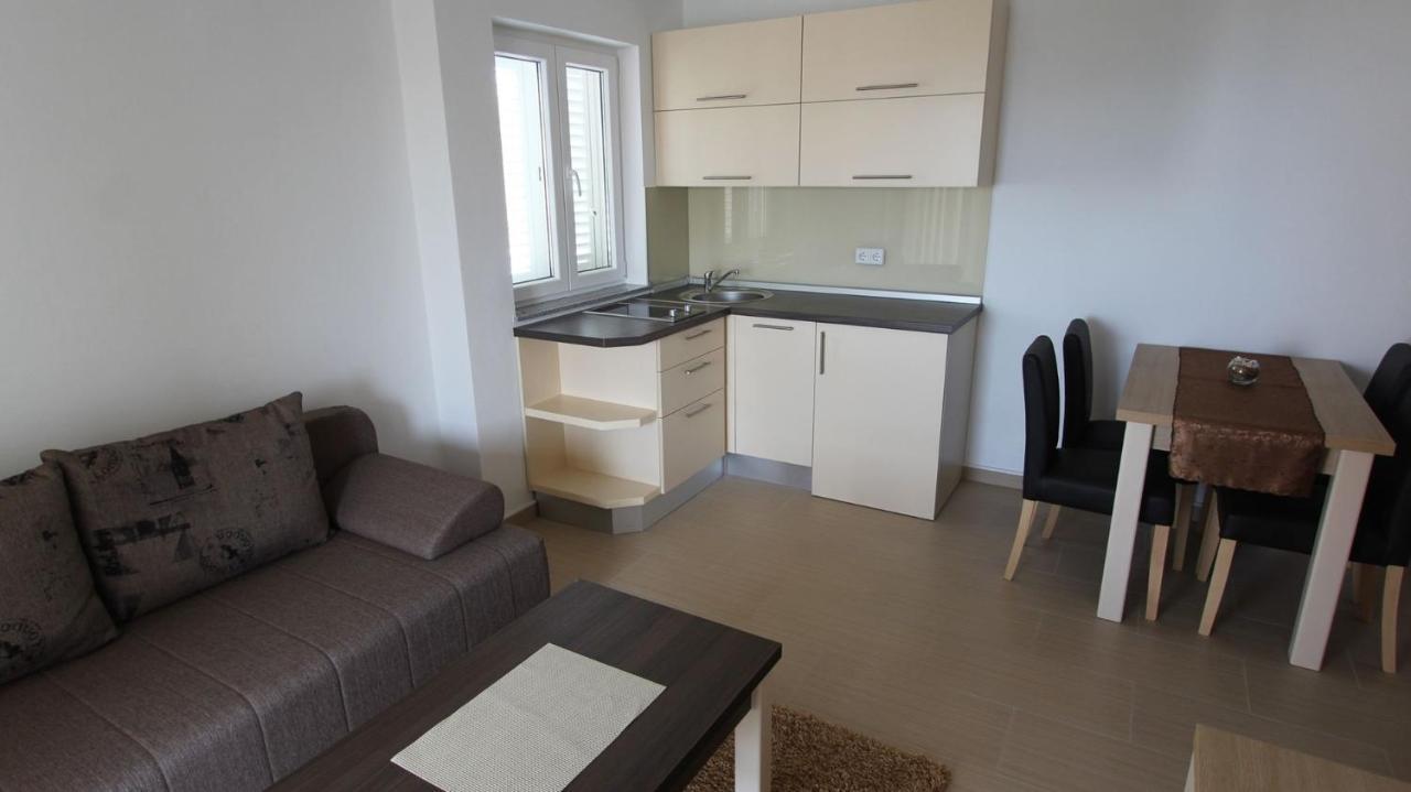 Apartments Jela Sveti Vid-Miholjice Eksteriør bilde