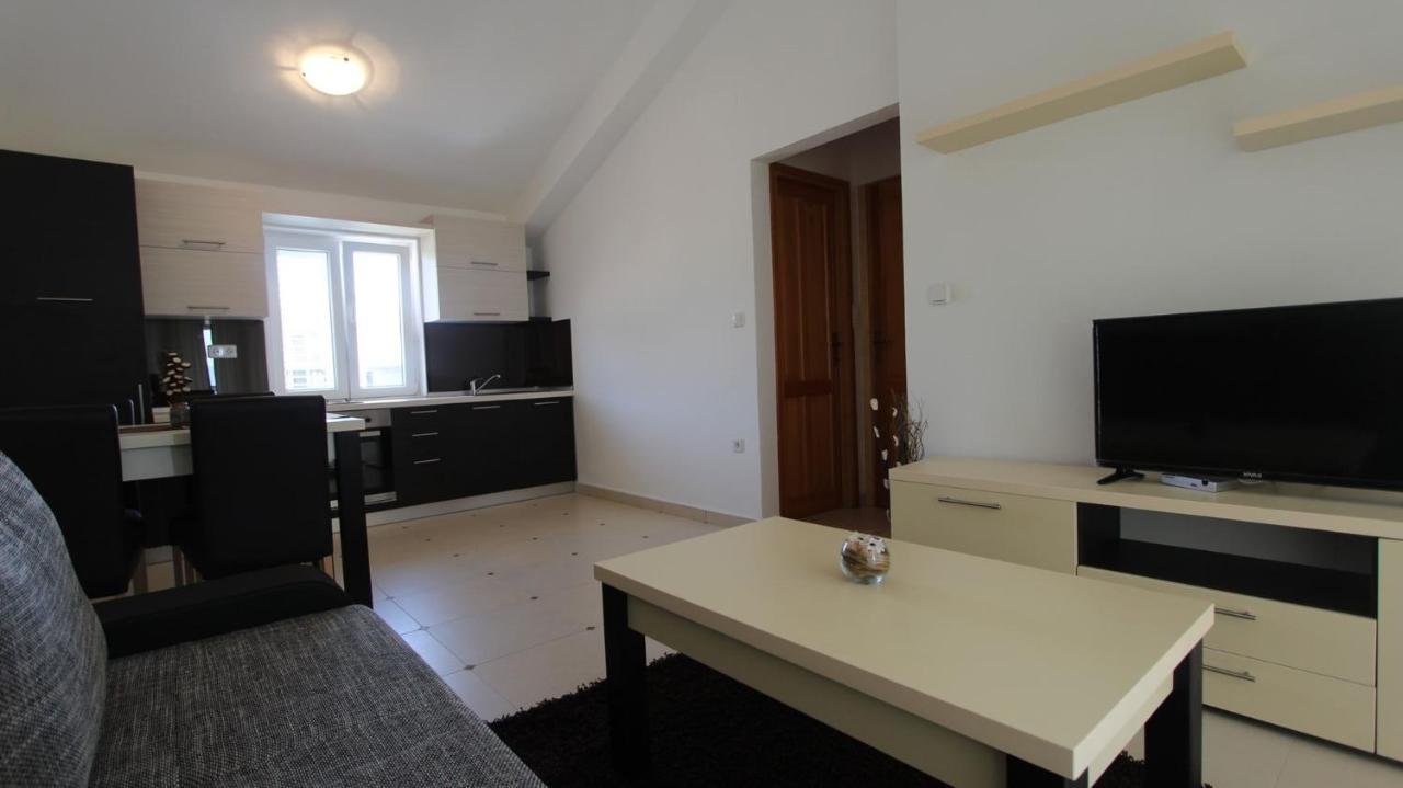 Apartments Jela Sveti Vid-Miholjice Eksteriør bilde