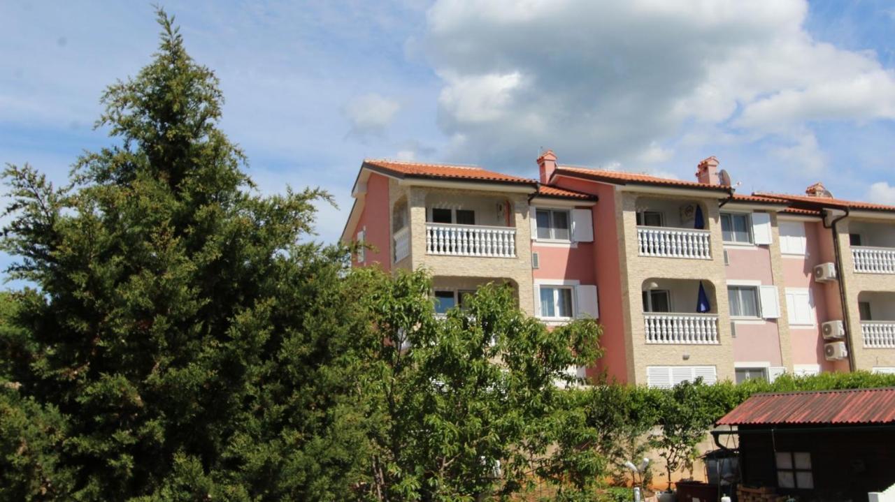 Apartments Jela Sveti Vid-Miholjice Eksteriør bilde
